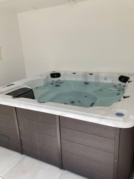 Saint-Vivien  Gite 2-4 Couchages Situe Dans Un Magnifique Jardin מראה חיצוני תמונה